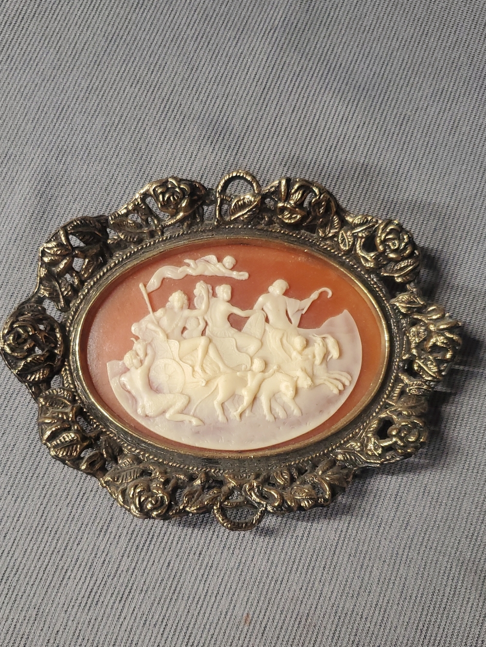 Vintage Burwood Arabesque Rosetta Chariot Cameo Wall Plaque 6590